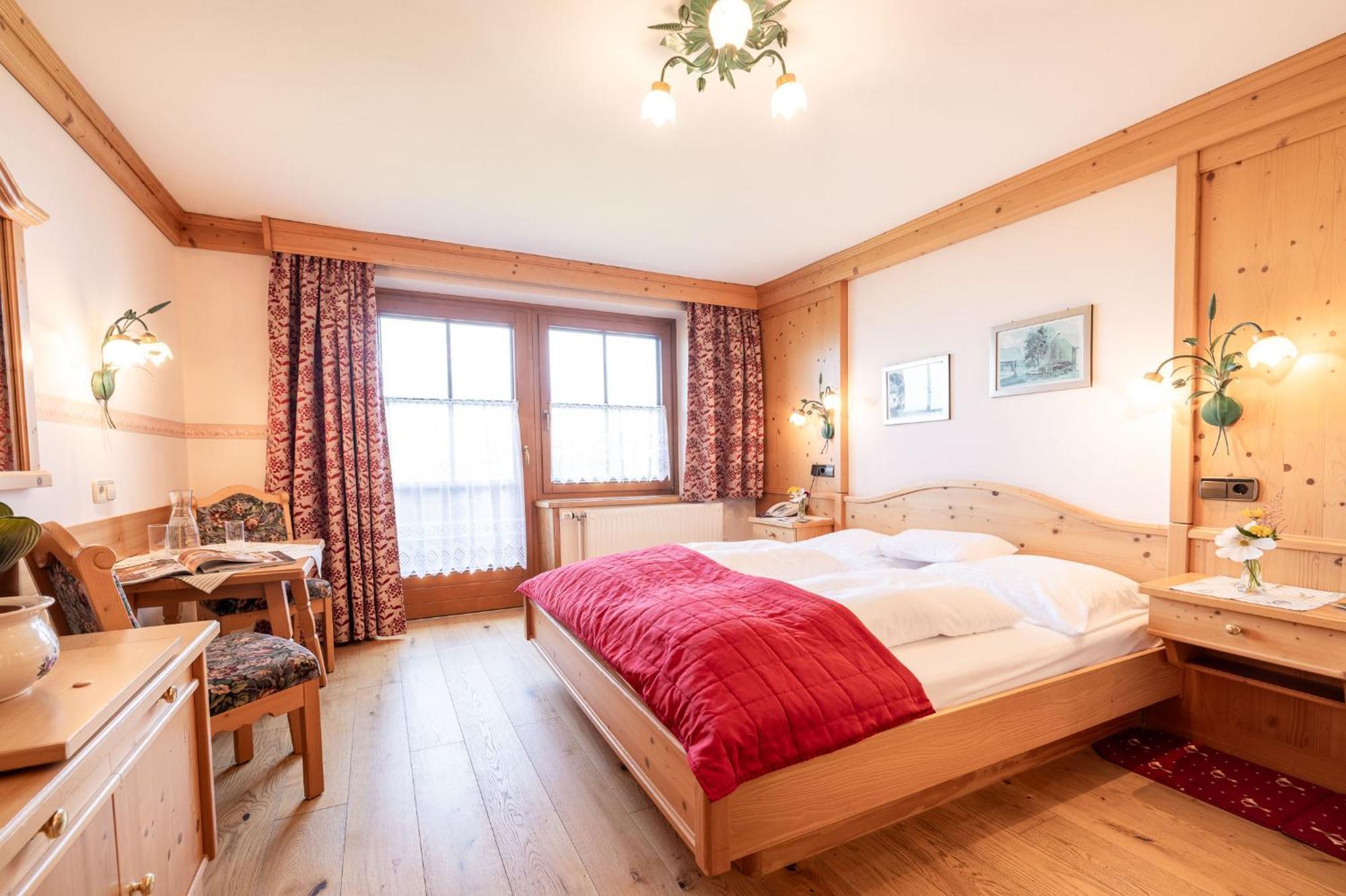 Oerglwirt Ferienwelt - Hotel Post Oerglwirt Mariapfarr Pokój zdjęcie