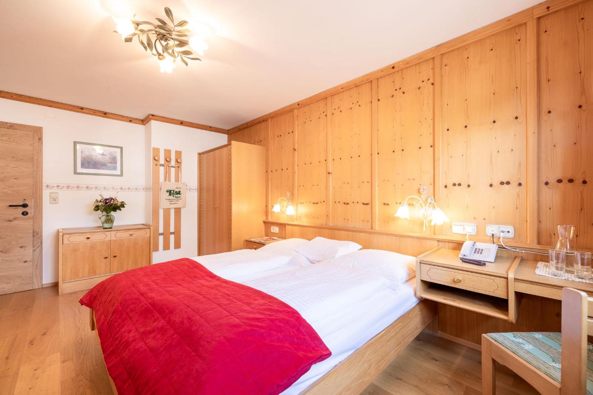 Oerglwirt Ferienwelt - Hotel Post Oerglwirt Mariapfarr Pokój zdjęcie