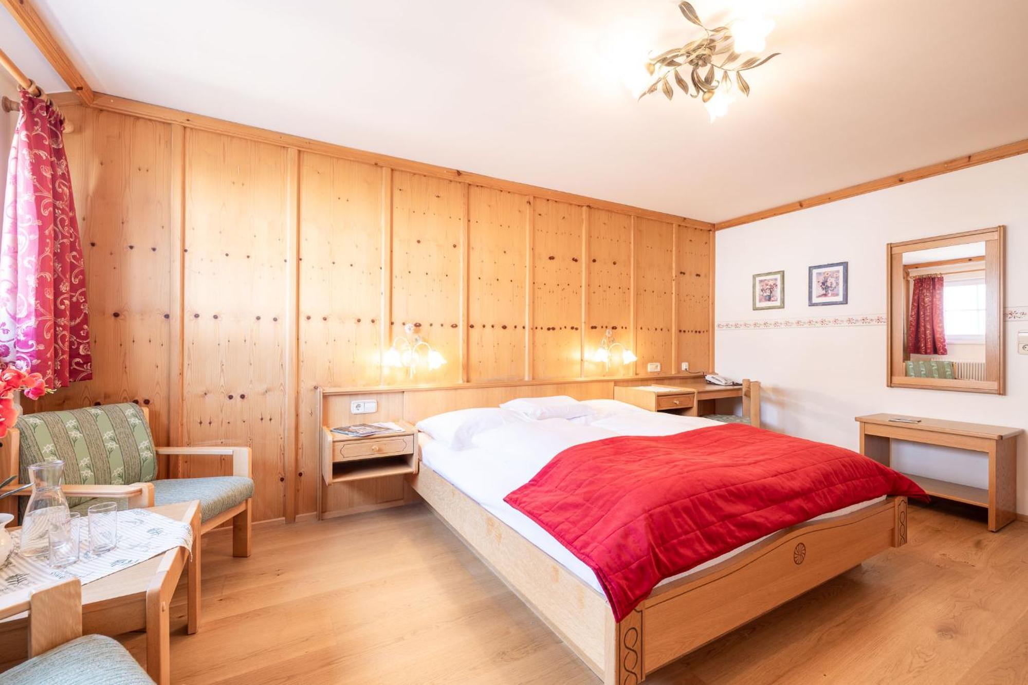 Oerglwirt Ferienwelt - Hotel Post Oerglwirt Mariapfarr Pokój zdjęcie